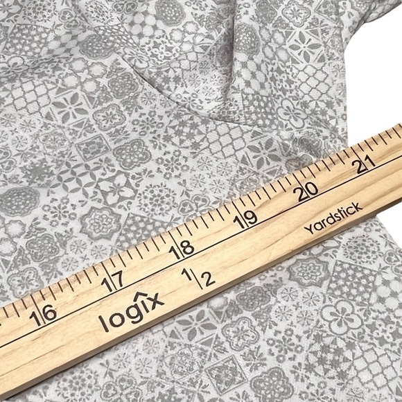 Travis Matthew Grey & White Floral Golf Polo Mens Large Pima Cotton Blend - Picture 6 of 9